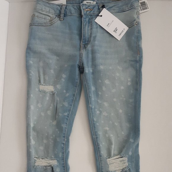 Forever 21 Mid Rise Skinny Fit Light Denim - Picture 2 of 11